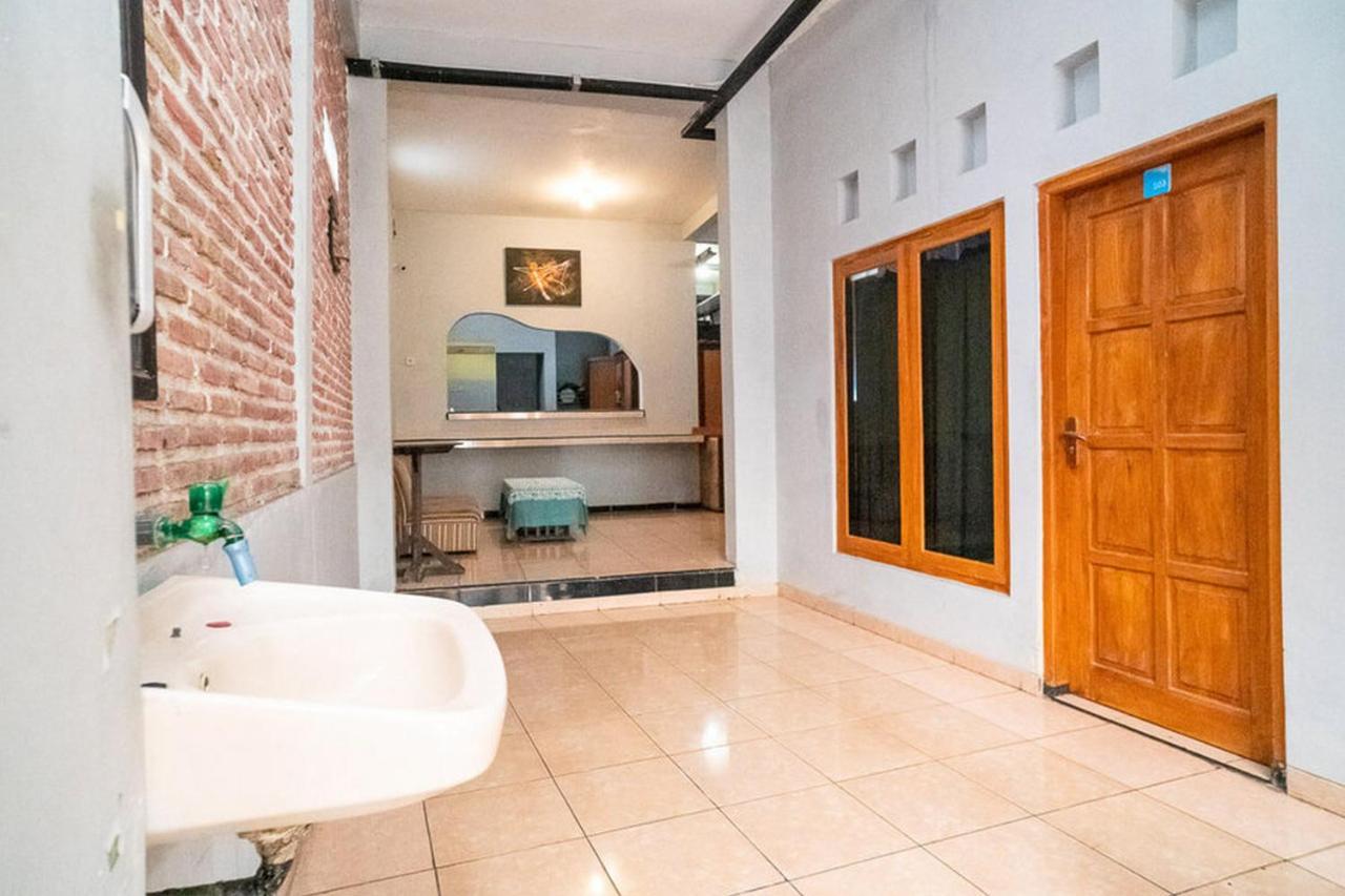 Jotel Guest House Mitra Reddoorz Pulauberayan Eksteriør bilde